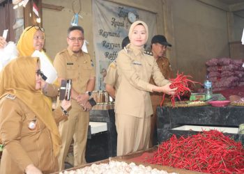 Sidak Pasar, Pemkab Lahat Pastikan Harga Stabil dan Beras Murah untuk Warga Lahat