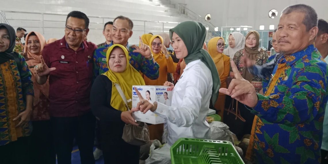 Dorong Kemandirian Warga, Pemkab Lahat Salurkan Bantuan Usaha Ekonomi Keluarga