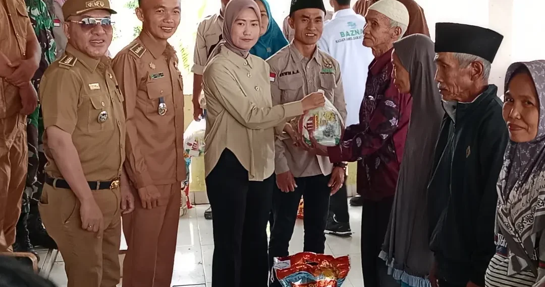 Wakil Bupati Lahat Salurkan Dana Zakat untuk Masyarakat Gumay Ulu dan Pulau Pinang