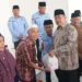 Bupati Lahat Salurkan Dana Zakat di Gumay Talang, Perkuat Kepedulian Sosial Masyarakat