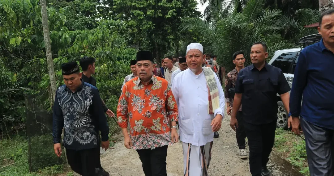Ziarah dan Tebar Benih Ikan, Bupati Lahat Dorong Pelestarian dan Kesejahteraan Masyarakat