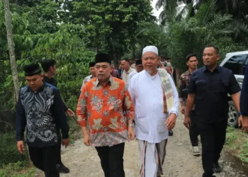 Ziarah dan Tebar Benih Ikan, Bupati Lahat Dorong Pelestarian dan Kesejahteraan Masyarakat