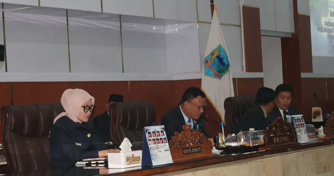 Wabup Lahat Hadiri Paripurna DPRD Bahas Raperda Perlindungan dan Pemberdayaan Tenaga Kerja Lokal