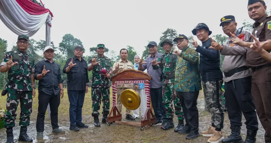 Bupati Lahat Hadiri Penutupan TMMD ke-128, Wujud Sinergi Bangun Desa dan Tingkatkan Kesejahteraan Masyarakat