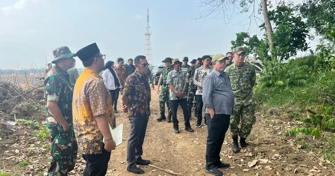 Bupati Lahat Tinjau Pengembangan Kawasan Pertanian dan Perikanan Yonif TP 894/PB, Perkuat Ketahanan Pangan Daerah