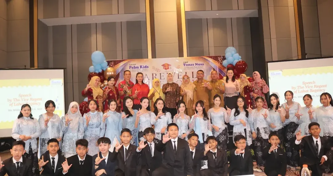 Wakil Bupati Lahat Hadiri Pelepasan Siswa SD Palm Kids dan SMP Tunas Nusa, Dorong Generasi Muda Terus Raih Prestasi
