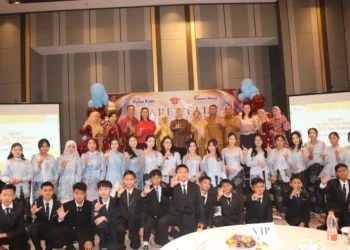 Wakil Bupati Lahat Hadiri Pelepasan Siswa SD Palm Kids dan SMP Tunas Nusa, Dorong Generasi Muda Terus Raih Prestasi