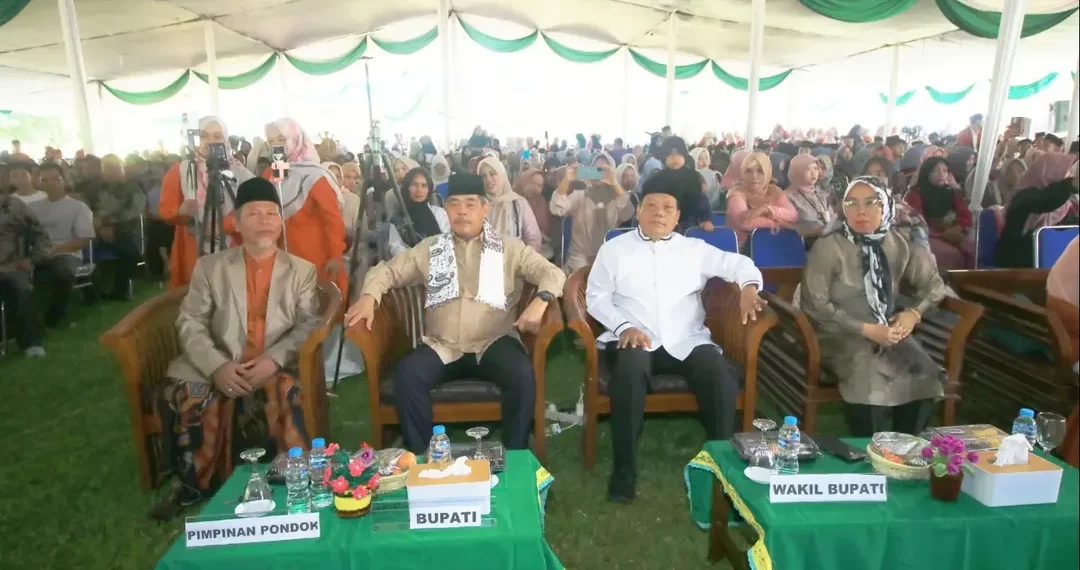 Bupati Lahat Hadiri Haflah Akhirussanah dan Wisuda Santri Ponpes Abdur Rohman