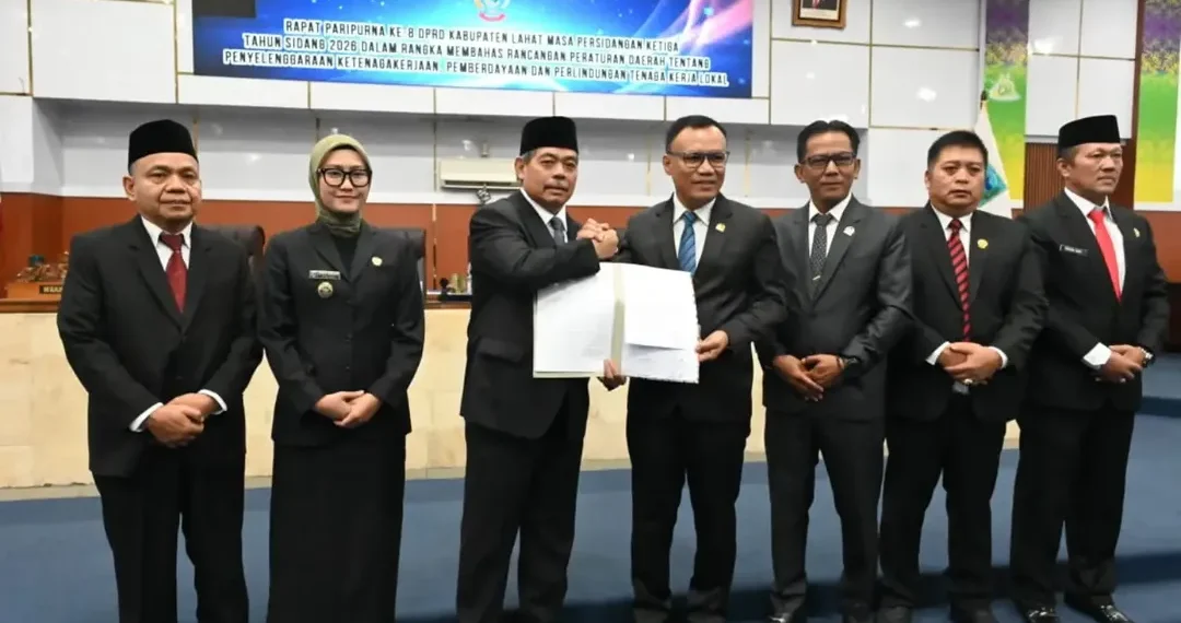 Bupati dan Wakil Bupati Lahat Hadiri Penutupan Paripurna DPRD Bahas Perlindungan Tenaga Kerja Lokal