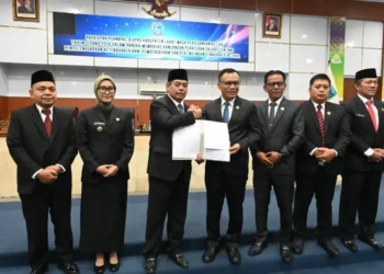 Bupati dan Wakil Bupati Lahat Hadiri Penutupan Paripurna DPRD Bahas Perlindungan Tenaga Kerja Lokal