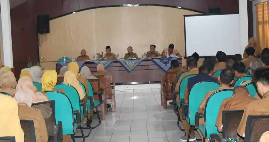 Sekda Lahat Tekankan Disiplin, Integritas, dan Pelayanan Prima kepada ASN dan Kepala Sekolah