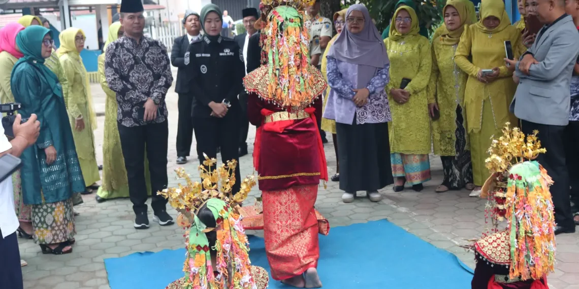 Wakil Bupati Lahat Hadiri Tasyakuran Kelulusan Siswa Kelas VI SD Negeri 13 Lahat, Berikan Motivasi Raih Masa Depan Gemilang