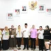 Perkuat Layanan Hemodialisis RSUD Lahat, Bupati Serahkan SK Mutasi Perawat dan Tenaga Kesehatan