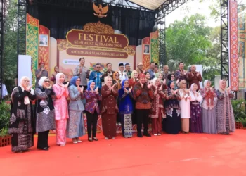 Ketua Dekranasda Lahat Tampilkan Kekayaan Budaya Daerah pada Festival Seni Adat dan Tradisi Sumatera Selatan