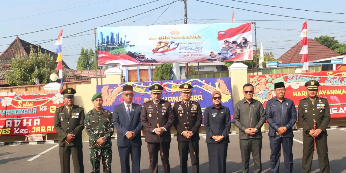 Wakil Bupati Lahat Hadiri Upacara Hari Bhayangkara ke-80, Perkuat Sinergi Polri dan Pemerintah Daerah