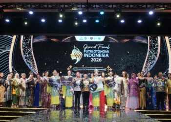 Ketua Umum APKASI Bursah Zarnubi Tutup Grand Final Putri Otonomi Indonesia 2026, Tegaskan Peran Generasi Muda sebagai Duta Kemajuan Daerah