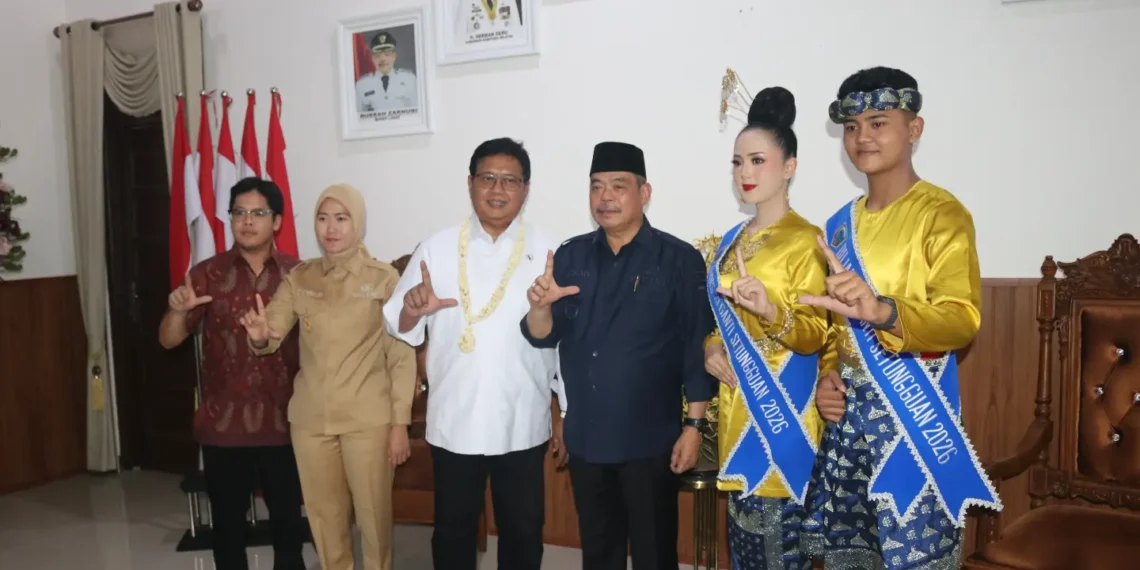 Bupati Lahat Sambut Kunjungan Kerja Wakil Menteri Transmigrasi RI, Resmikan Hasil Rehabilitasi SD Negeri 18 Sukoharjo