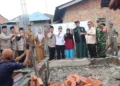 Wabup Lahat Letakkan Batu Pertama Pembangunan Rumah Layak Huni bagi Warga Kurang Mampu