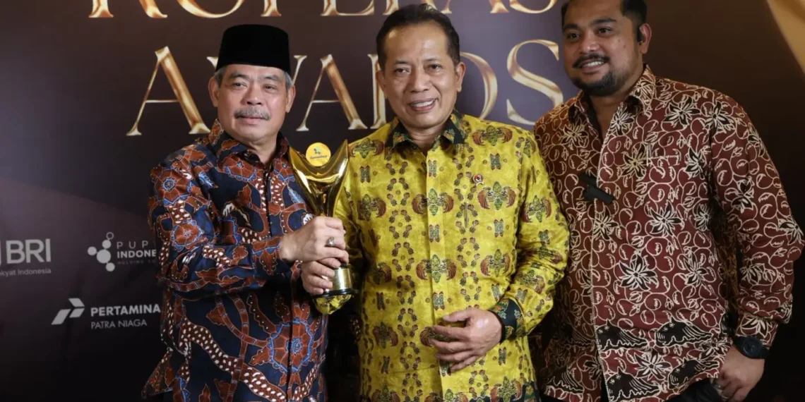Bupati Lahat Bursah Zarnubi Raih Koperasi Award 2026, Perkuat Komitmen Pengembangan Ekonomi Berbasis Masyarakat