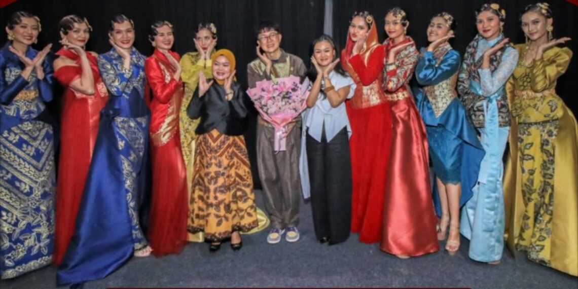 Tenun Perelung dan Batik Peribang Ati Lahat Tampil dalam Fashion Show Kriyanusa 2026
