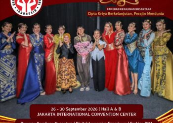 Tenun Perelung dan Batik Peribang Ati Lahat Tampil dalam Fashion Show Kriyanusa 2026