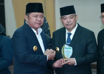 Bupati Lahat Dikukuhkan sebagai Ketua Dewan Pengarah KDEKS, Perkuat Pengembangan Ekonomi Syariah Daerah